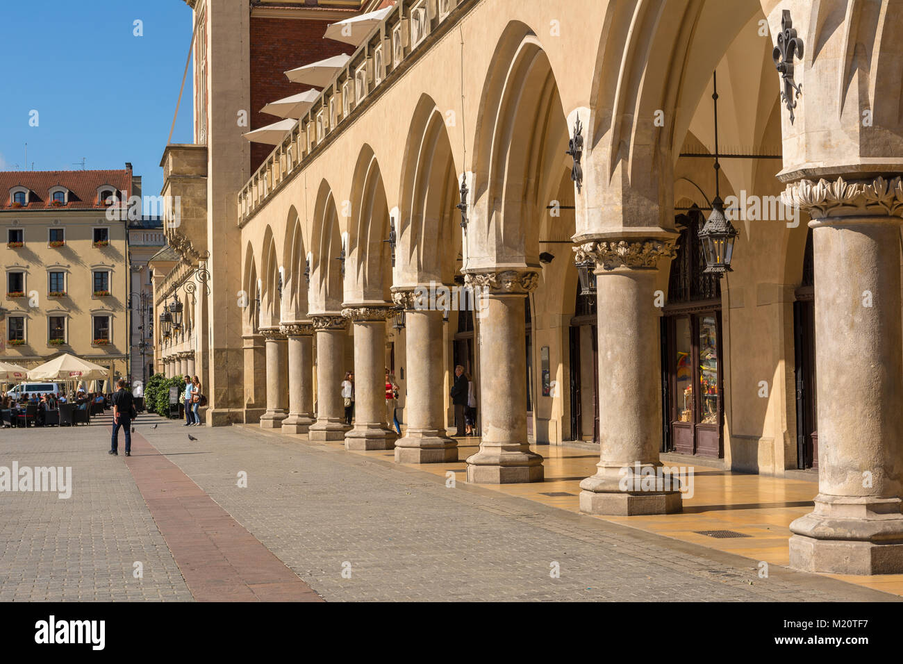 Cracovia in Polonia - Agosto 7, 2016: Arcade del panno Hall (Sukiennice) in Cracovia. La Polonia. L'Europa. Foto Stock