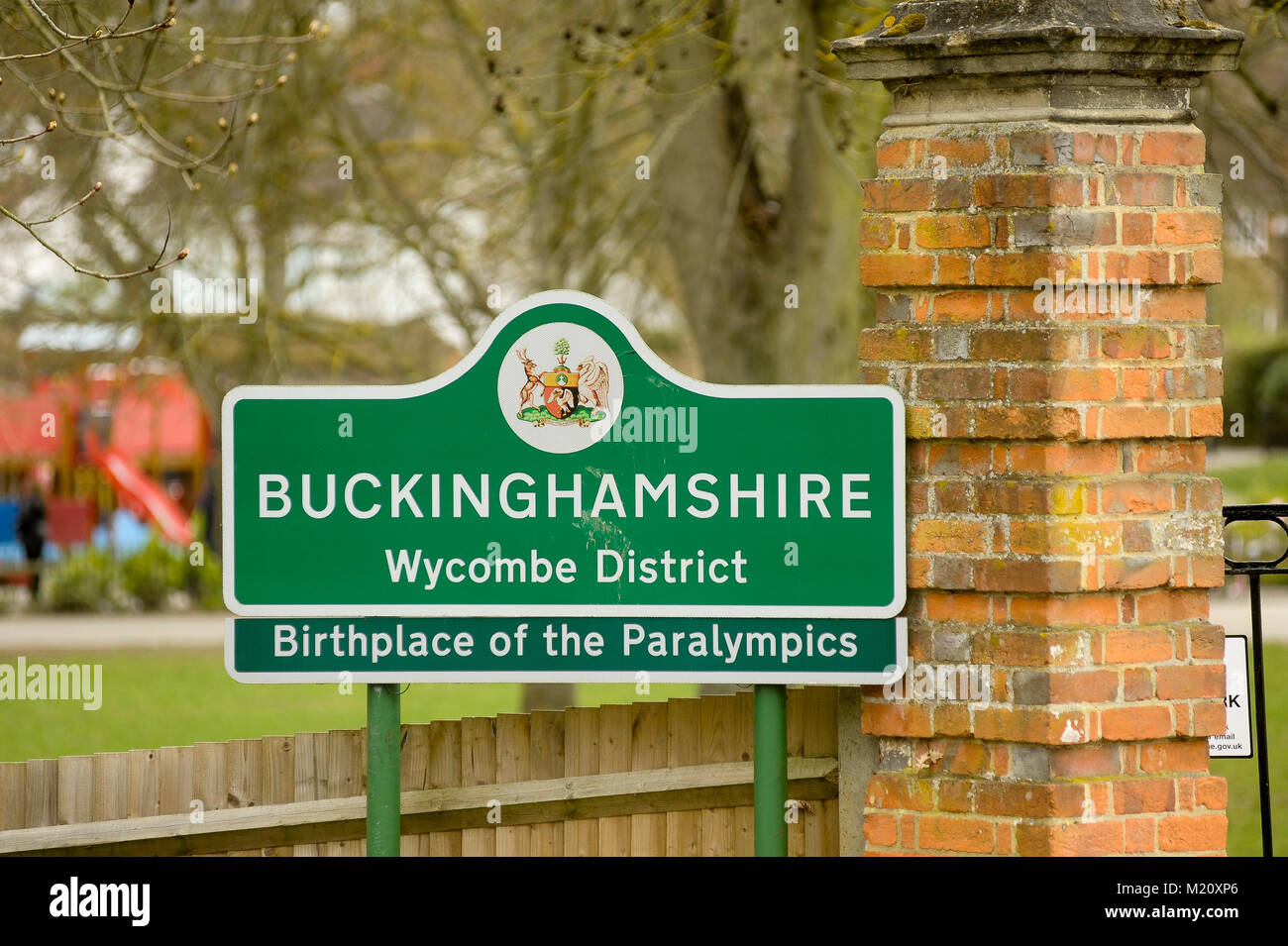 Buckinghamshire Wycombe District il luogo di nascita di Paralimpiadi board di Marlow, Buckinghamshire, Inghilterra, Regno Unito. 1 aprile 2015 © Wojciech St Foto Stock