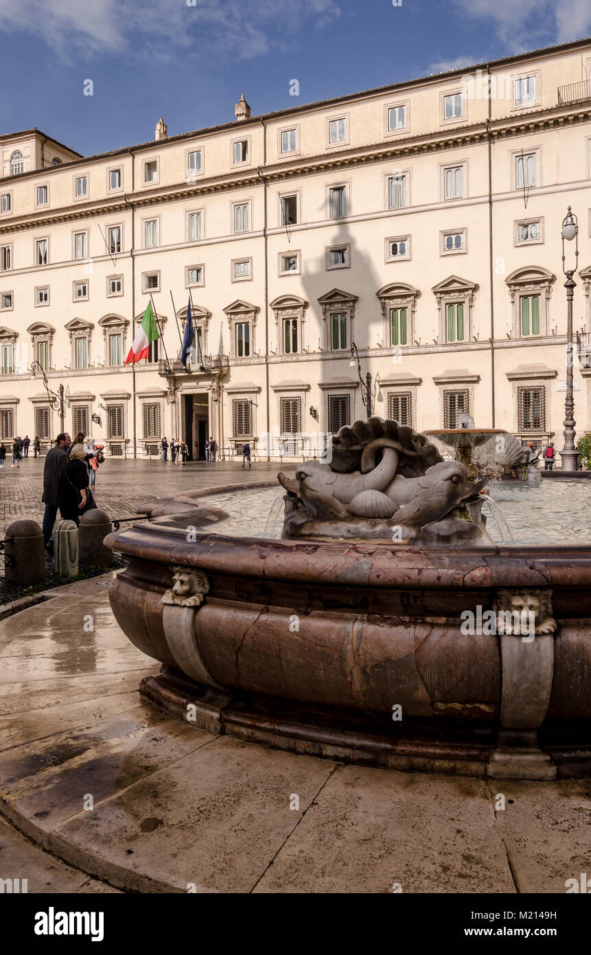 Vista del Palazzo Chigi, il governo italiano ha sede. Roma Italia Foto  stock - Alamy