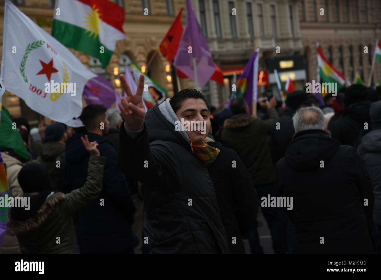 Migliaia di rally in solidarietà con Afrin a Vienna, in Austria Foto Stock