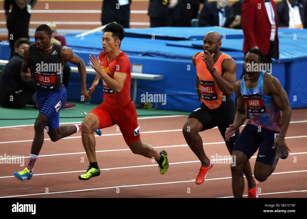 New York, Stati Uniti d'America. 3 febbraio, 2018. Xie Zhenye(2 L) della Cina compete durante il Joe Yancey Uomini 60m del 111NYRR Millrose Games in New York, Stati Uniti nel febbraio 3, 2018. Xie Zhenye ha conquistato il terzo posto da 6.588 secondi. Credito: Qin Lang/Xinhua/Alamy Live News Foto Stock