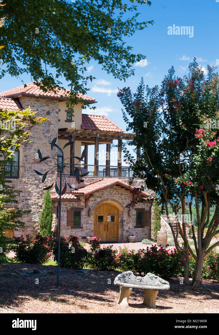 Villa cantina si trova sulla strada del vino nel Nord Carolina Yadkin Valley Foto Stock