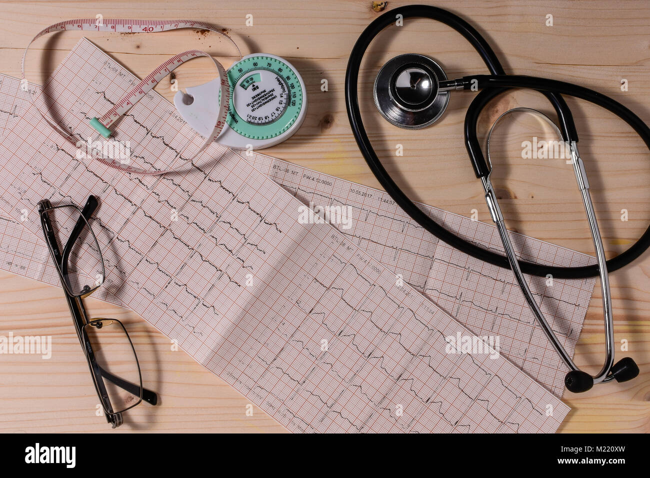 Sistema cardiovascolare misura sanitaria strumenti. Foto Stock