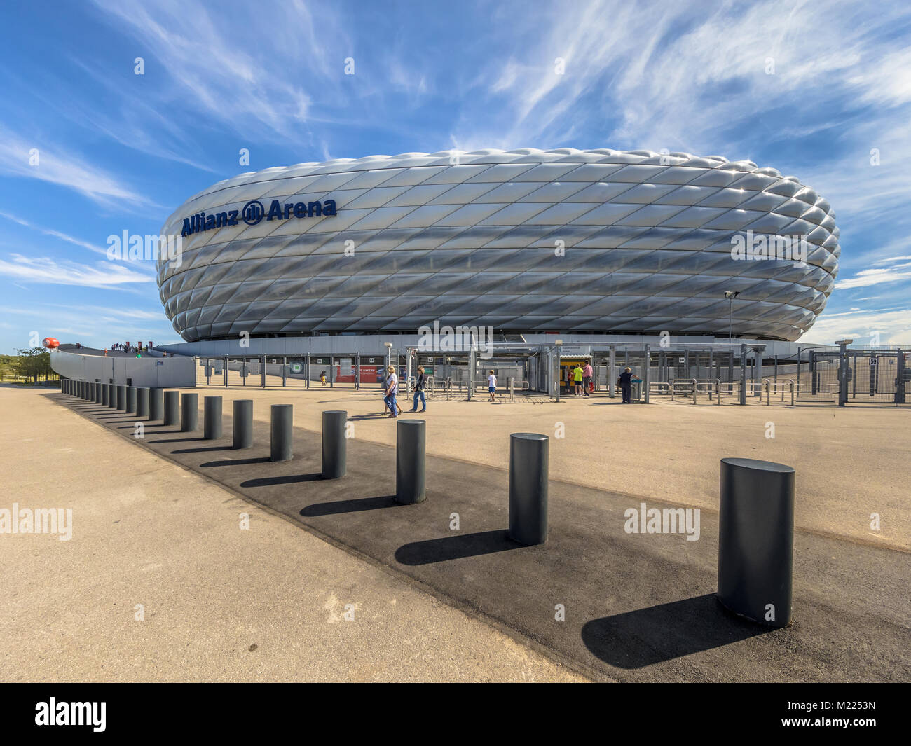 Monaco di Baviera, Germania - 14 August 2017: ingresso stadio Allianz Arena di Monaco di Baviera quadrato, Germania. L'Allianz Arena è la casa dello stadio di calcio per FC Baye Foto Stock