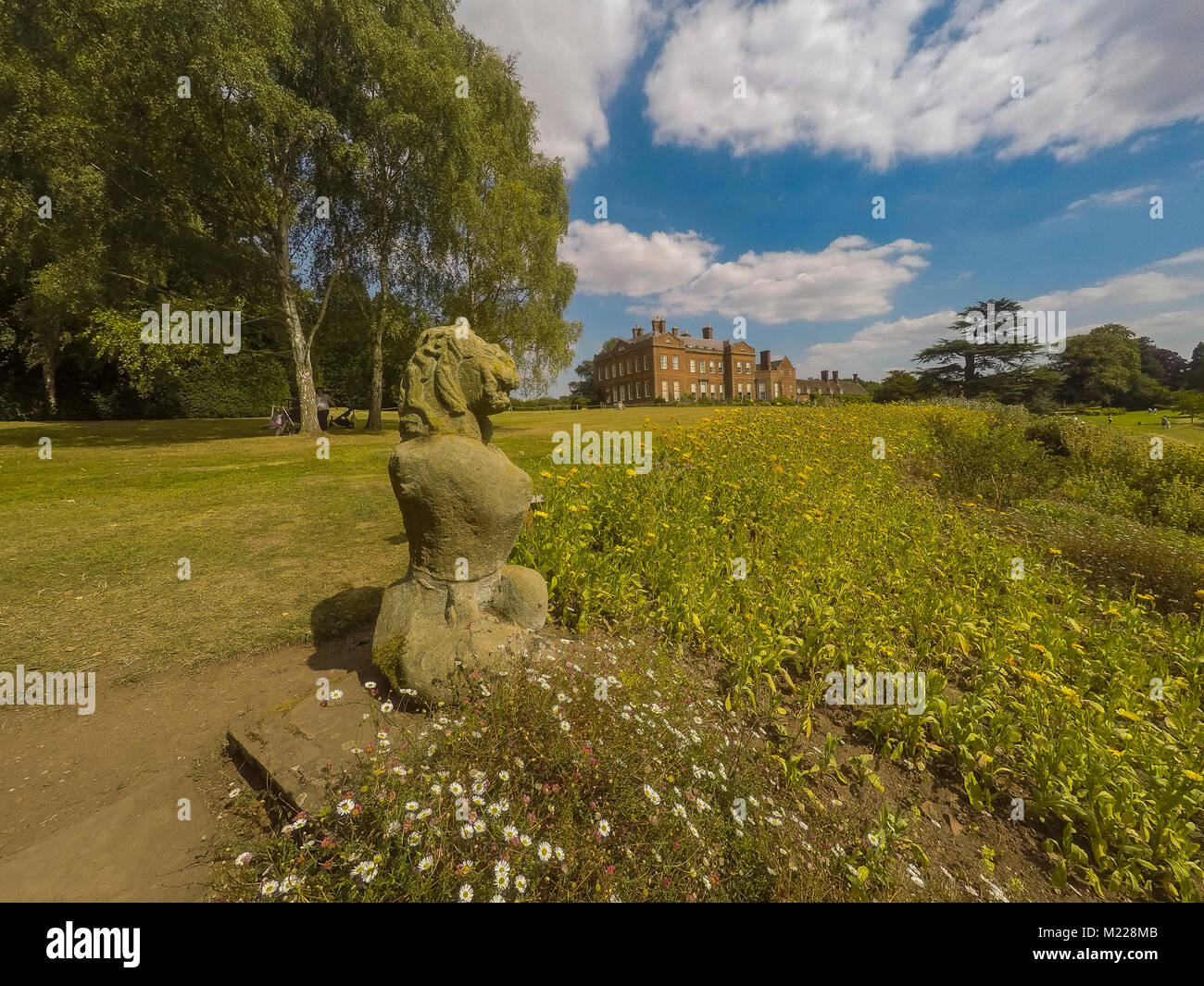 Motivi station wagon e attrazioni turistiche casa dudmaston shropshire England Regno Unito Foto Stock