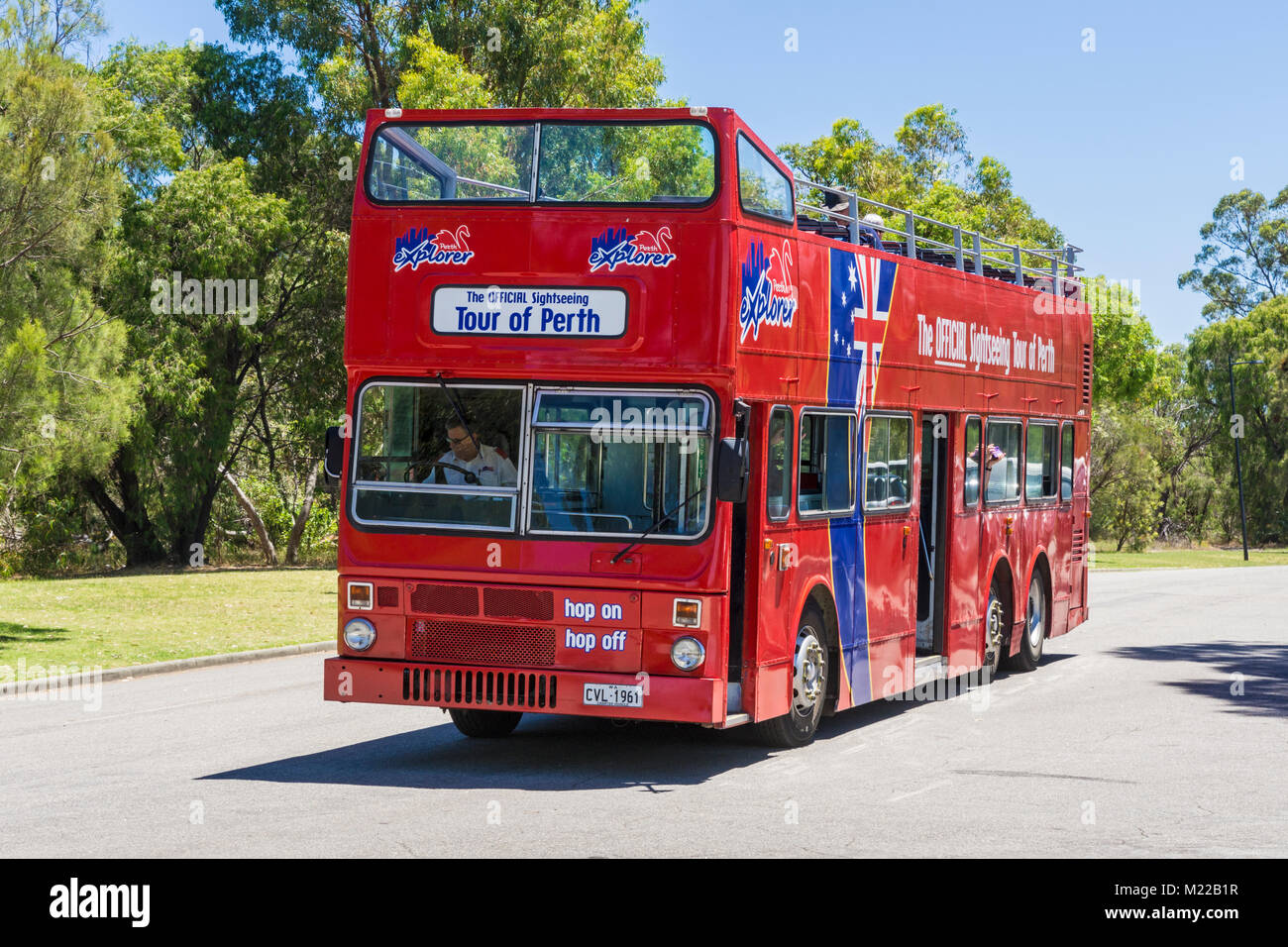 Perth Explorer, Gita Ufficiale in Visita di Perth red open top double-decker bus in Kings Park, Perth, Western Australia Foto Stock