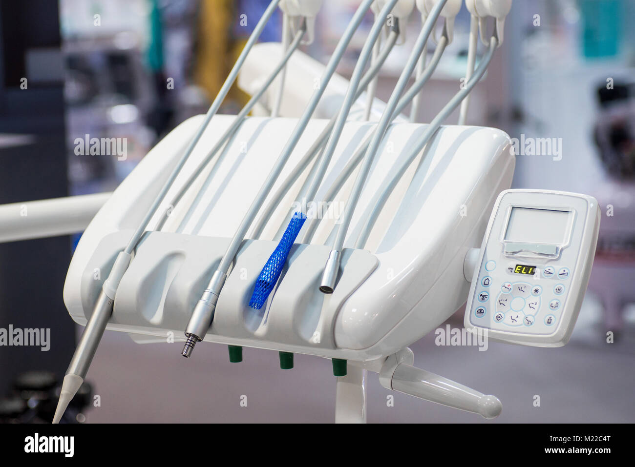 Moderno di cura dentale attrezzatura in clinica dentale Foto Stock