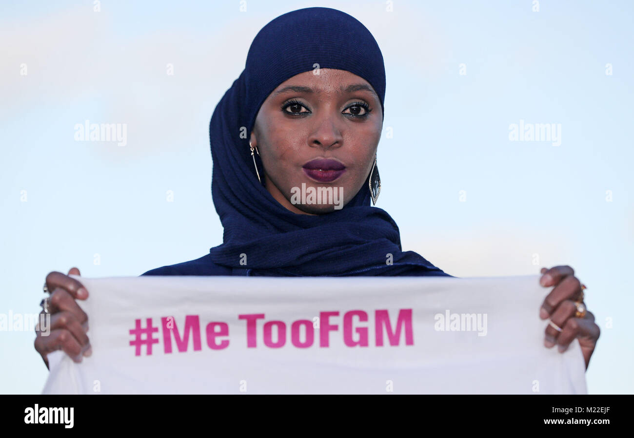 Ifrah Ahmed lancia #MeTooFGM, in tutto il mondo dei social media campagna contro le mutilazioni genitali femminili, nel centro della città di Dublino. Ms Ahmed, 29, è nato in Somalia e sopravvissuto alla barbarie. Foto Stock