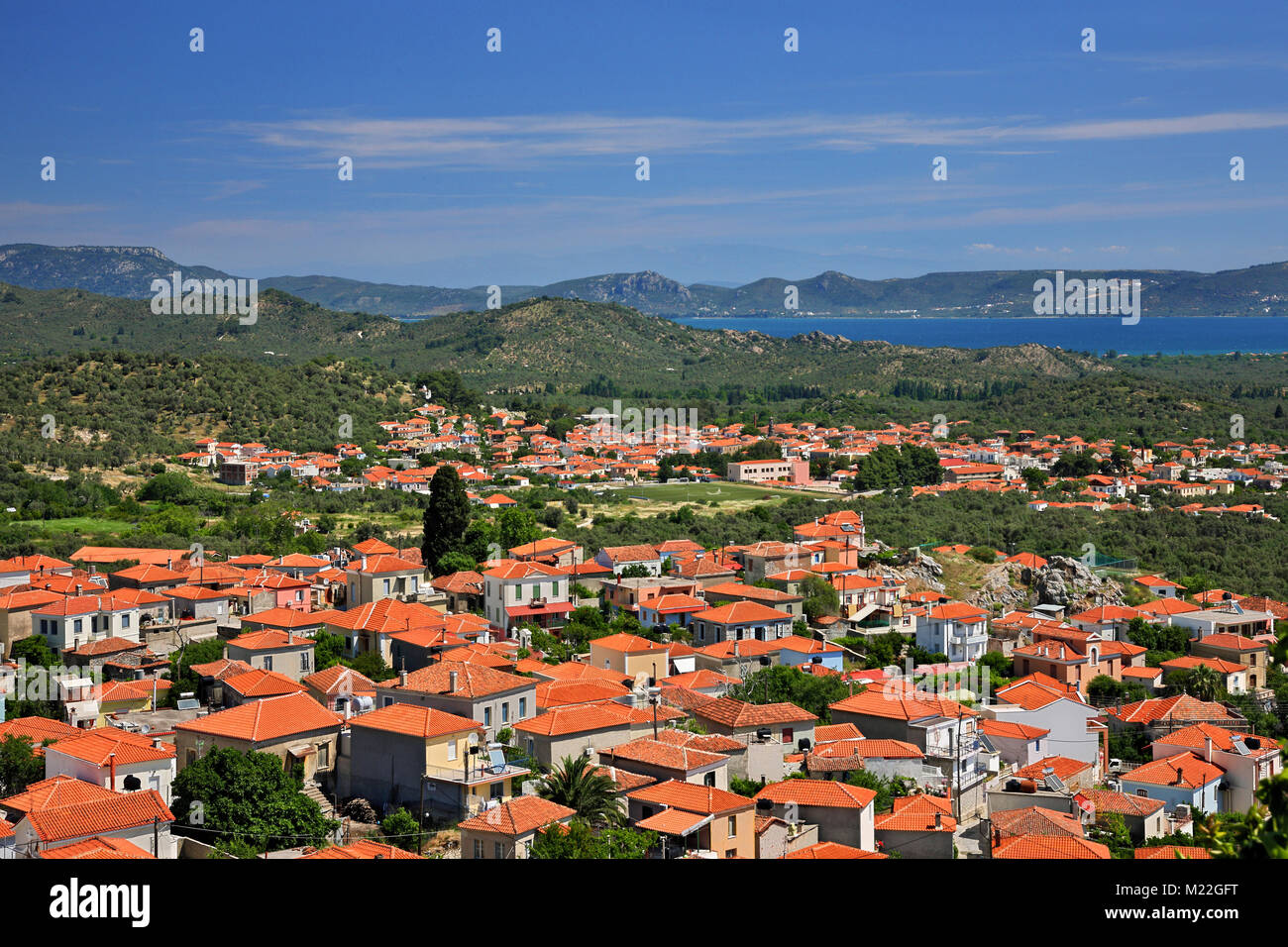 Vista panoramica dei villaggi tradizionali di Skopelos, in primo piano e Papados in background, Mytilene, Lesbo Island, Grecia. Foto Stock