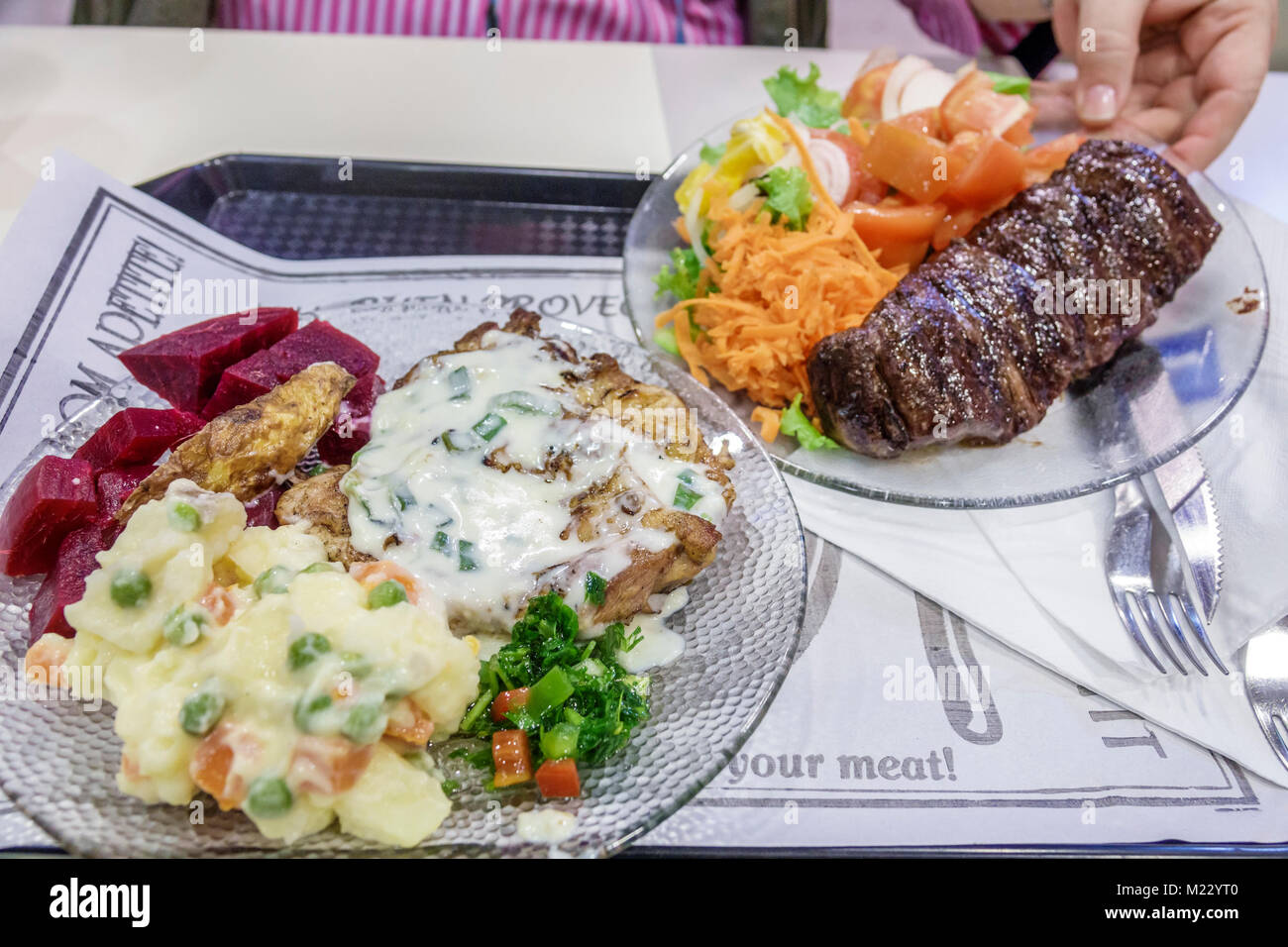 Buenos Aires Argentina, Galerias Pacifico centro commerciale, food Court plaza, Postavecchia, ristorante ristoranti cibo ristoranti caffè, cibo, parrilla argentina, gril Foto Stock