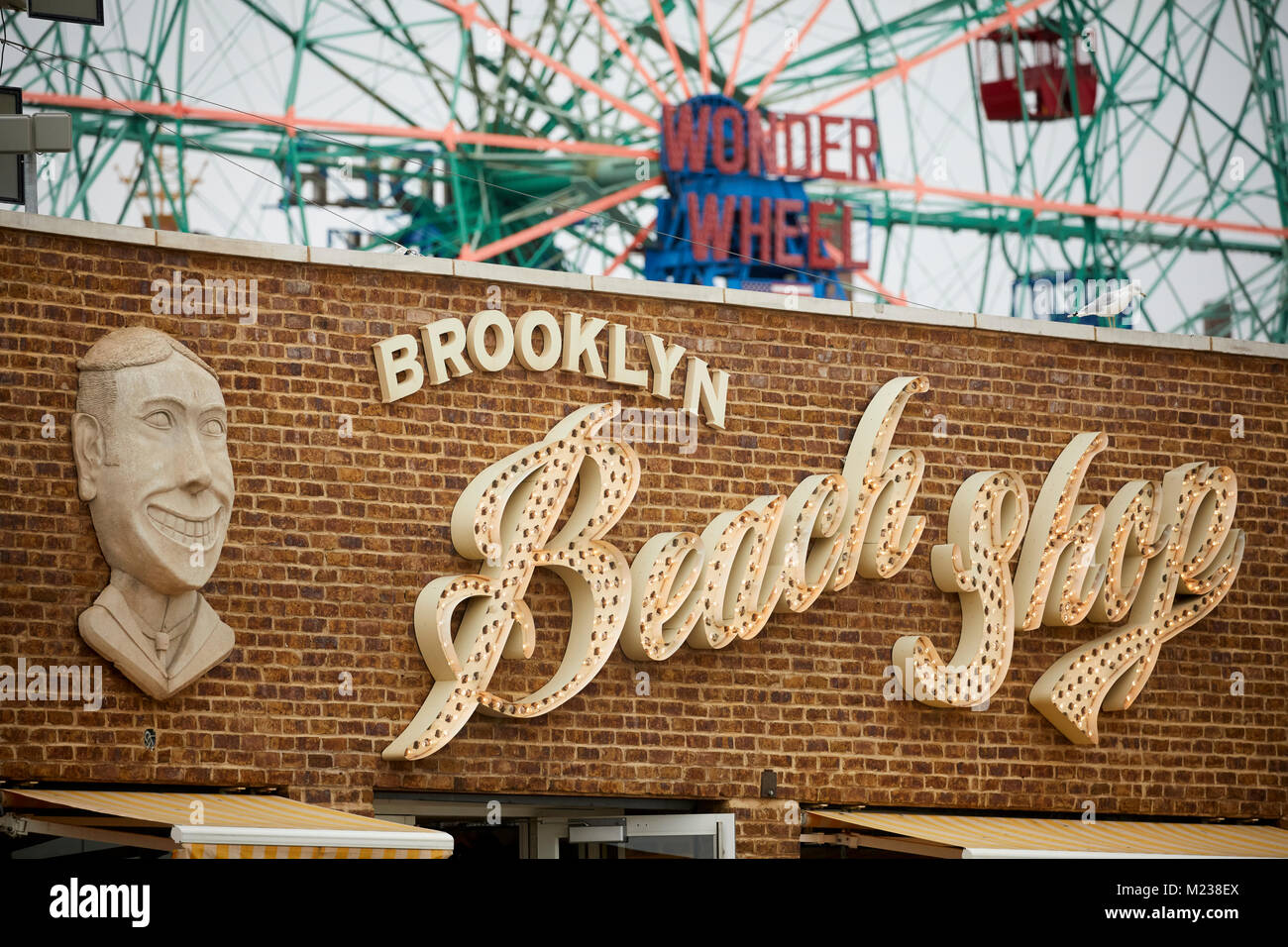 La città di New York Coney Island a Brooklyn Beach Shop Foto Stock