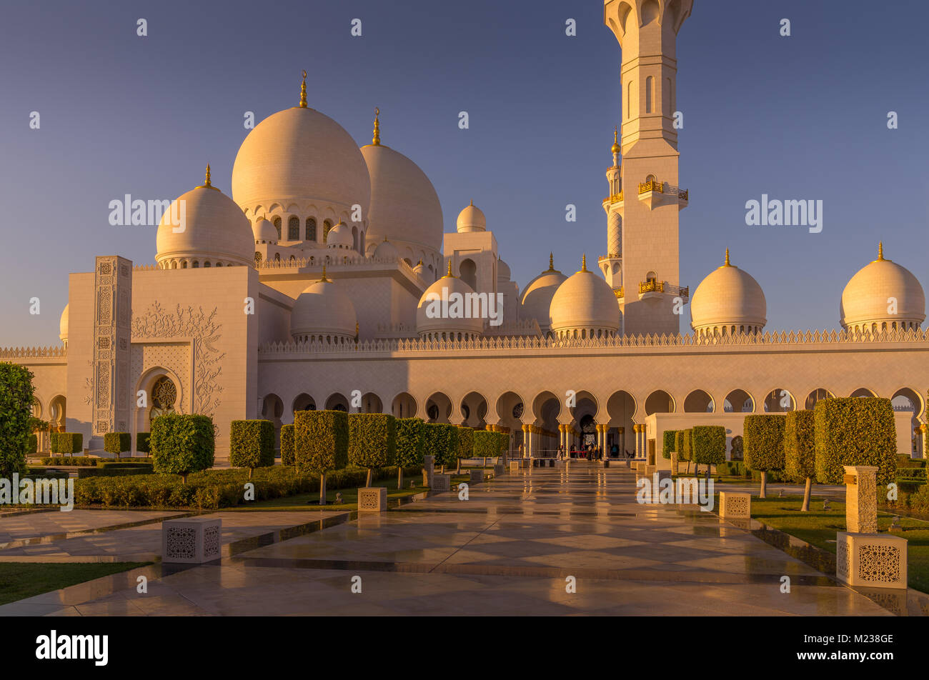 Sheikh Zayed Grande Moschea di Abu Dhabi, la città capitale di Emirati Arabi Uniti. Foto Stock