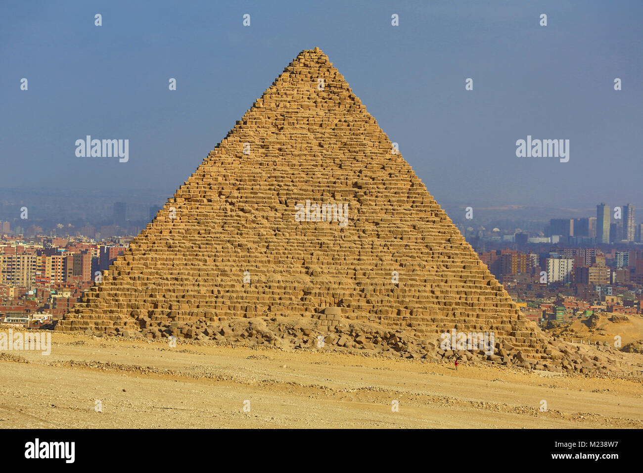 La piramide di Menkaure sull'Altopiano di Giza, il Cairo, Egitto Foto Stock