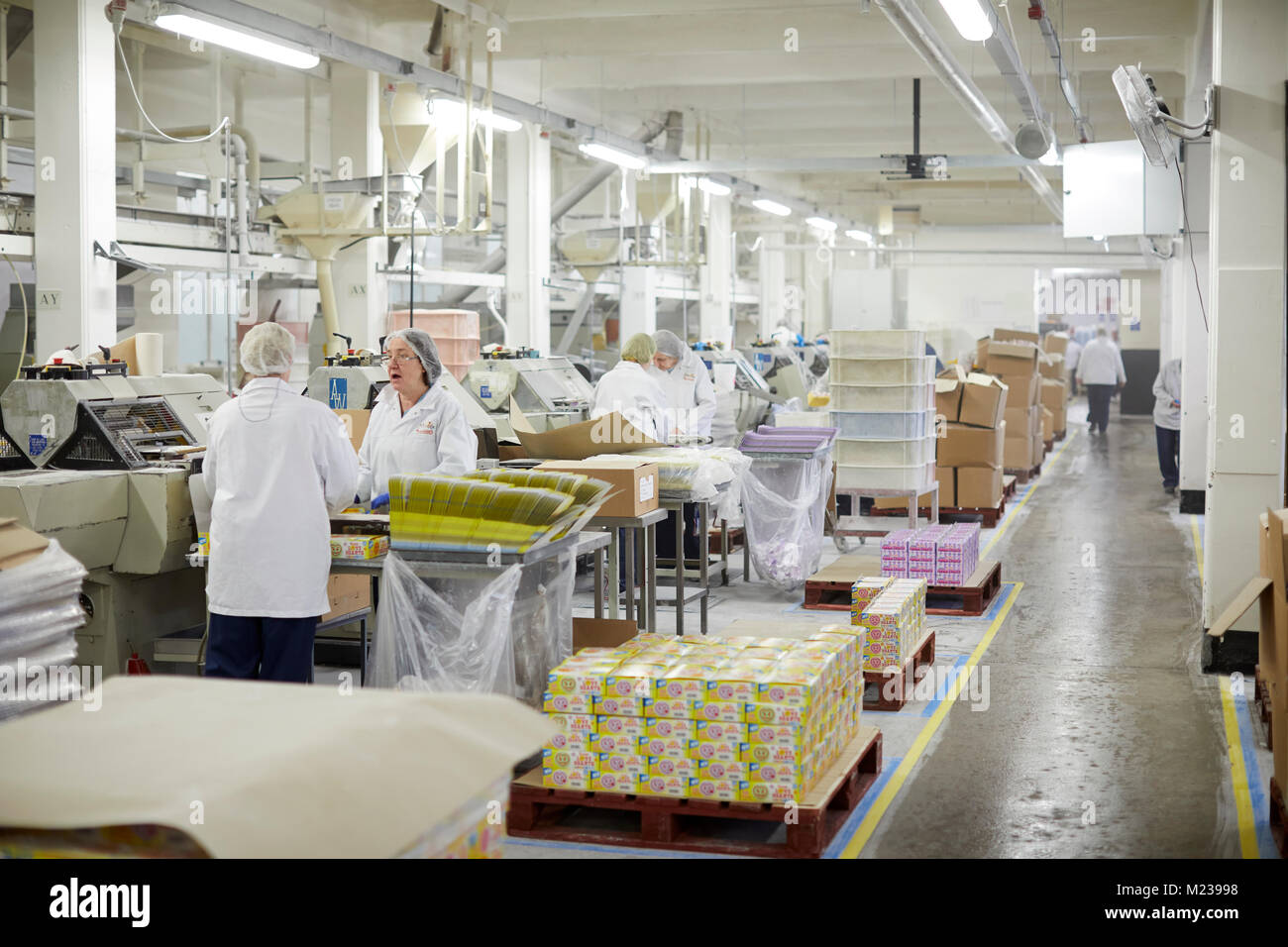 Swizzels Matlow di New Mills, Derbyshire, rendendo i dolci la loro fabbrica Foto Stock