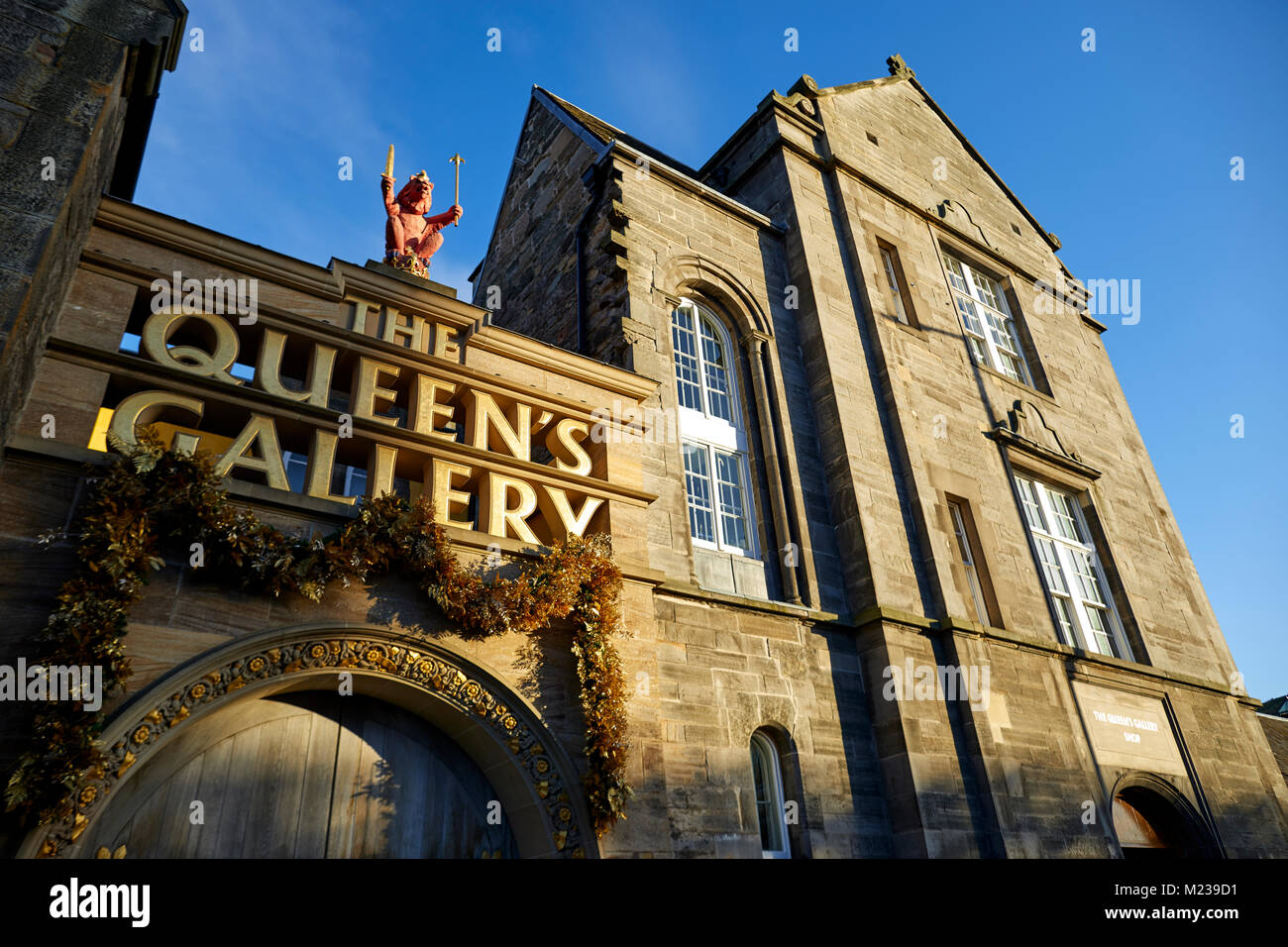 Edimburgo capitale della Scozia, Holyrood zone il Queens Gallery una galleria d'arte e presenta opere dalla Collezione Reale costruito originariamente santo Foto Stock