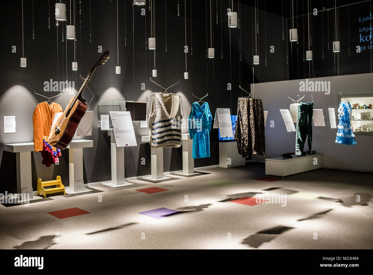 La guerra museo dell'infanzia è un museo storico a Sarajevo, Bosnia Erzegovina che ha aperto nel gennaio 2017. Il museo presenta le esperienze dei bambini che hanno vissuto la guerra in Bosnia, raccontata attraverso oggetti e testimonianze video e brani estratti da storie orali. Foto Stock