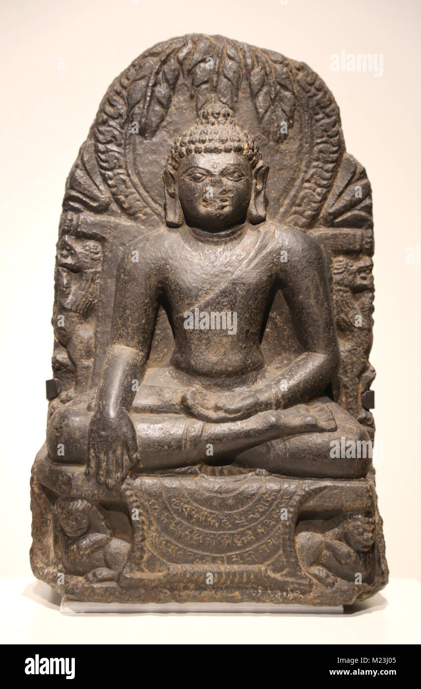 Il Buddha storico Sakyamuni. Bihar, in India Nordorientale. 8th-10secolo. Pietra scolpita. Museo delle culture del mondo. Barcellona. Foto Stock