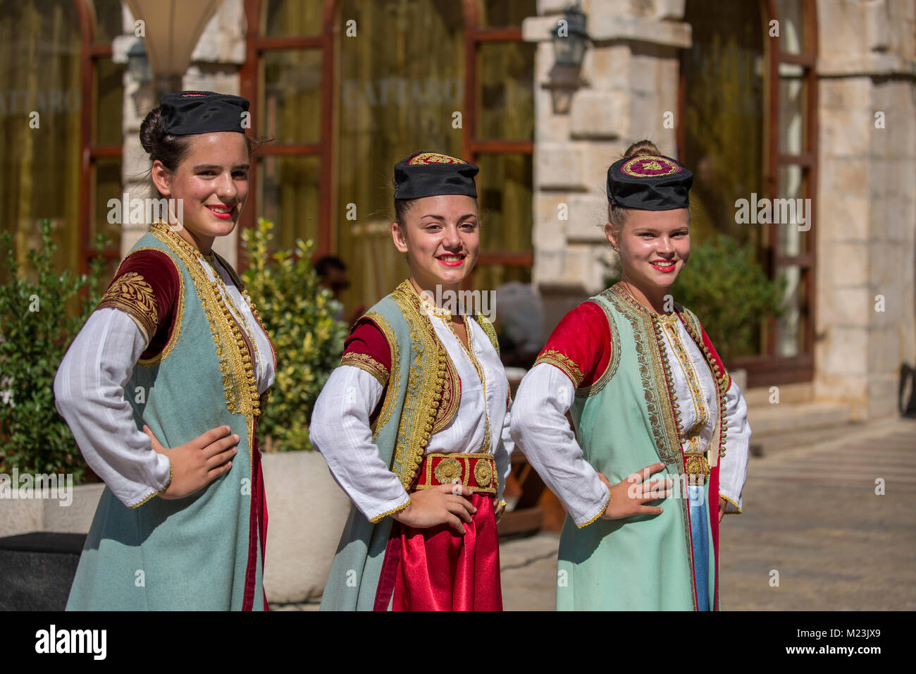 Danze popolari in Kotor Montenegro Foto Stock