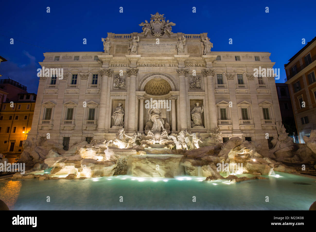 Fontana di Trevi al crepuscolo, Piazza di Trevi, Roma, Italia Foto Stock