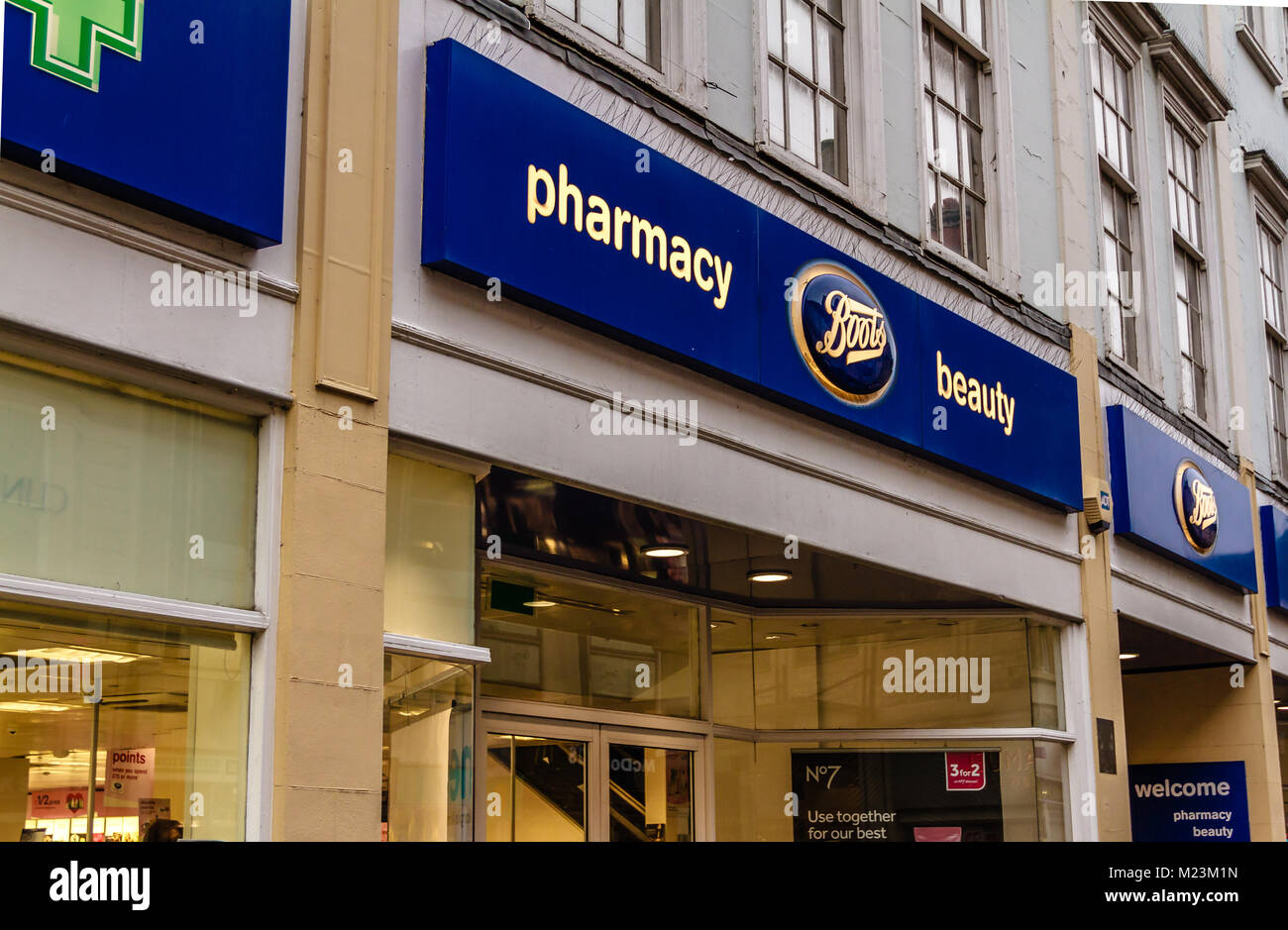 Stivali farmacia farmacia shop su Cornmarket Street, Oxford, Oxfordshire, Regno Unito. Feb 2018 Foto Stock