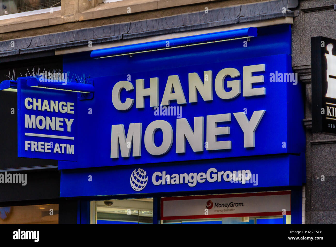 Ramo di cambiare gruppo, scambio di soldi su Cornmarket Street, Oxford, Oxfordshire, Regno Unito. Feb 2018 Foto Stock