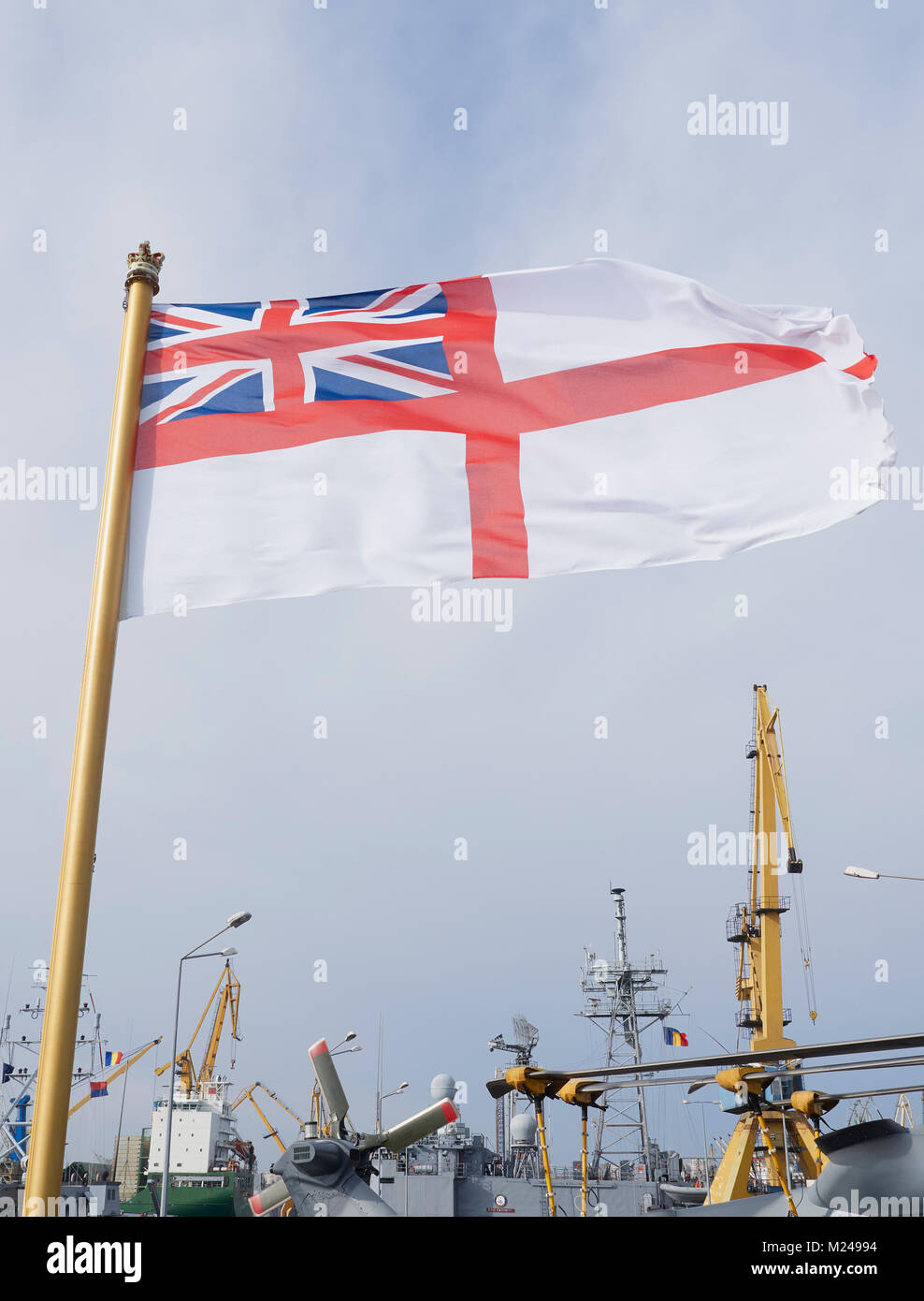 Constanta, Romania. 3 febbraio, 2018. HMS DUncan e HMS Enterprise dal Regno Unito, uniti da TCG Gaziantep e TCG AKÇAY dalla Turchia, arrestato per un giorno nel porto di Constanta. Paolo Brummell CMG, Regno Unito Ambasciatore di Romania, ha dichiarato durante la sua visita che il nero mare 'rimarrà un mare libero'. Credito: Mihai Popa/Alamy Live News Foto Stock