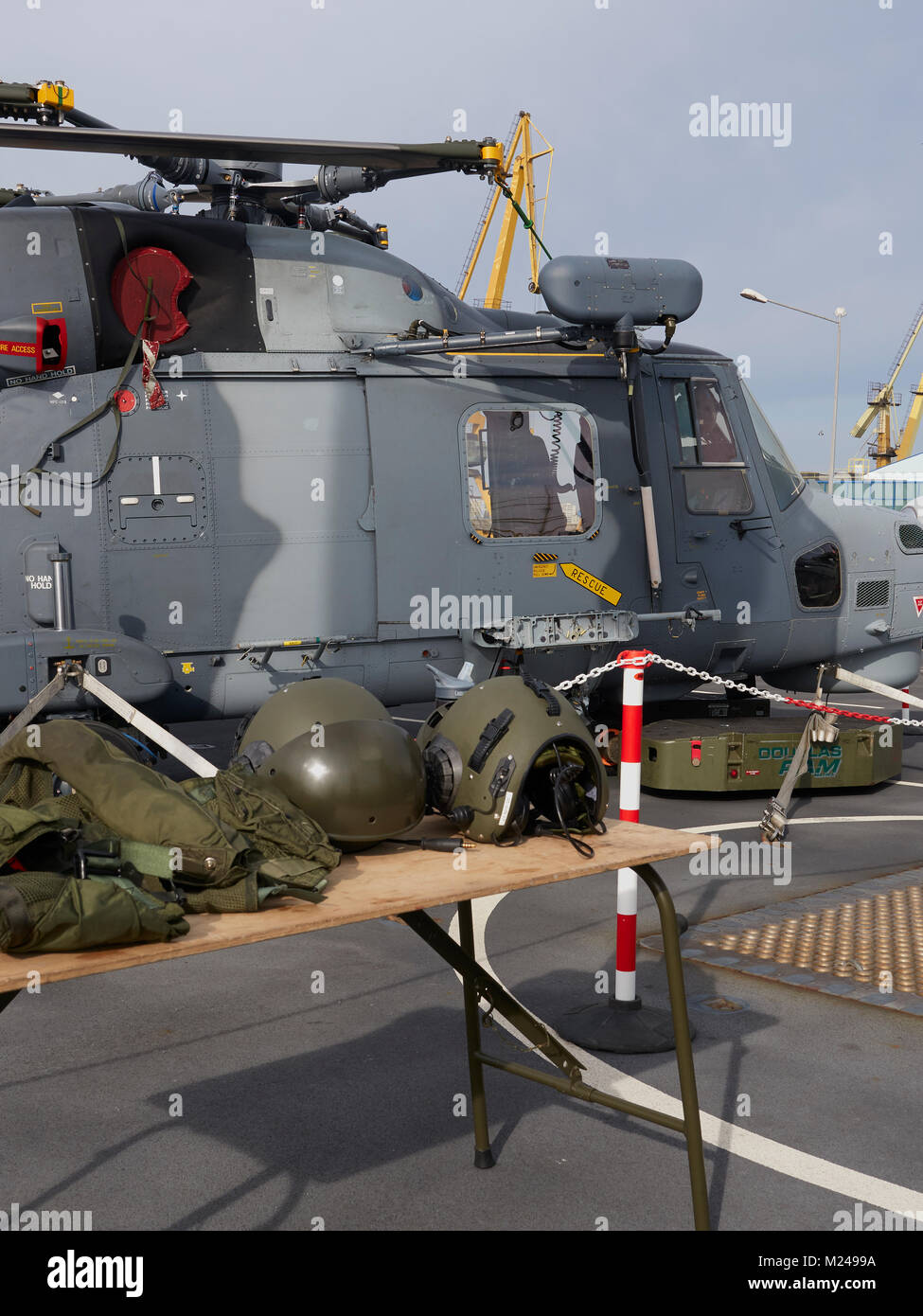 Constanta, Romania. 3 febbraio, 2018. HMS DUncan e HMS Enterprise dal Regno Unito, uniti da TCG Gaziantep e TCG AKÇAY dalla Turchia, arrestato per un giorno nel porto di Constanta. Paolo Brummell CMG, Regno Unito Ambasciatore di Romania, ha dichiarato durante la sua visita che il nero mare 'rimarrà un mare libero'. Credito: Mihai Popa/Alamy Live News Foto Stock