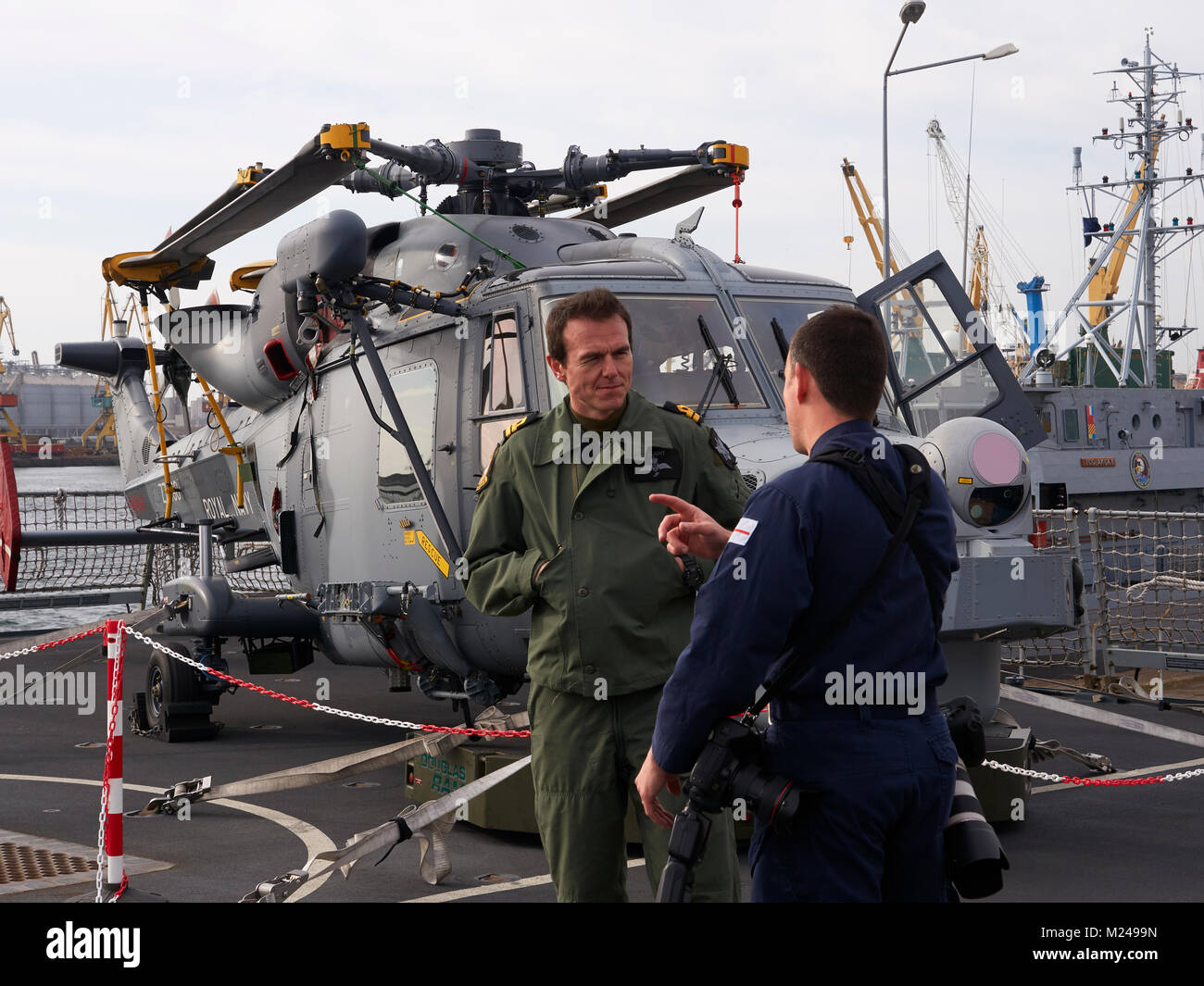 Constanta, Romania. 3 febbraio, 2018. HMS DUncan e HMS Enterprise dal Regno Unito, uniti da TCG Gaziantep e TCG AKÇAY dalla Turchia, arrestato per un giorno nel porto di Constanta. Paolo Brummell CMG, Regno Unito Ambasciatore di Romania, ha dichiarato durante la sua visita che il nero mare 'rimarrà un mare libero'. Credito: Mihai Popa/Alamy Live News Foto Stock