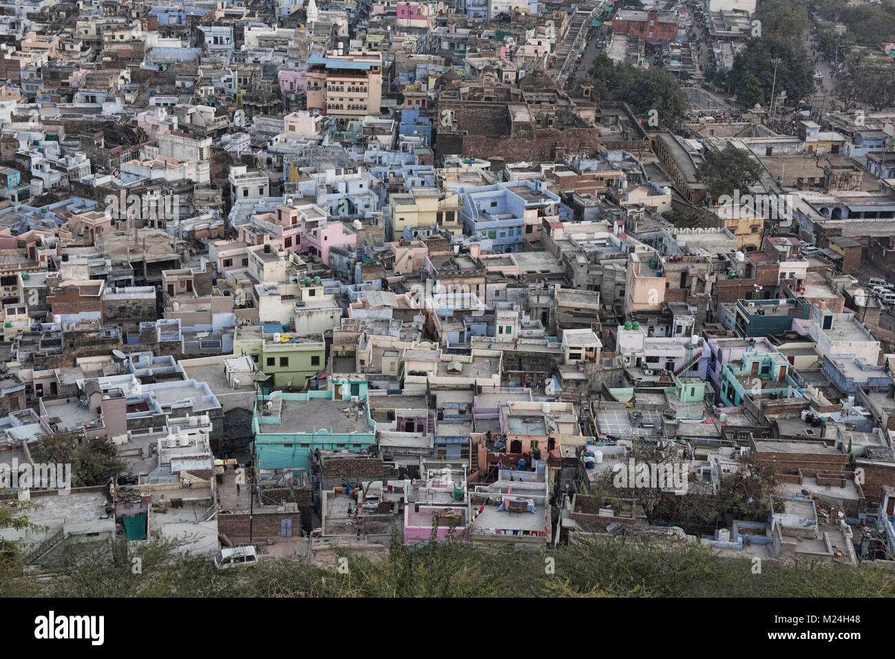 La città blu di Bundi, visto da Mordi Ki Chhatri, Bundi, Rajasthan, India Foto Stock
