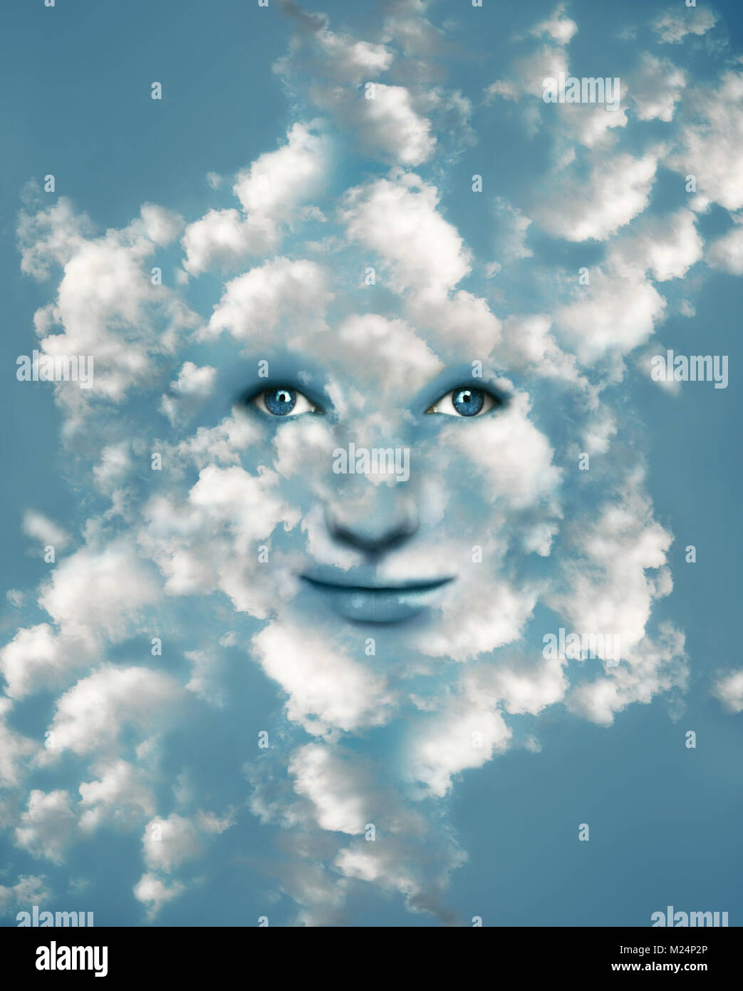 Surreale immaginare che rappresenta una fantasia bella faccia mimetizzato nella luce blu cielo con molte nuvole Foto Stock