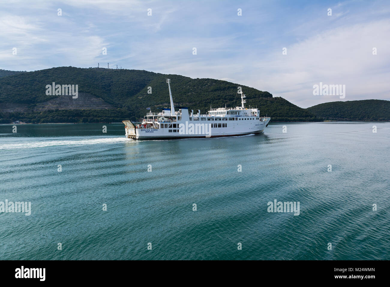 IGOUMENITSA GRECIA - Marzo 5, 2017: traghetto dal porto di Igoumenitsa a Corfù, Grecia. Foto Stock