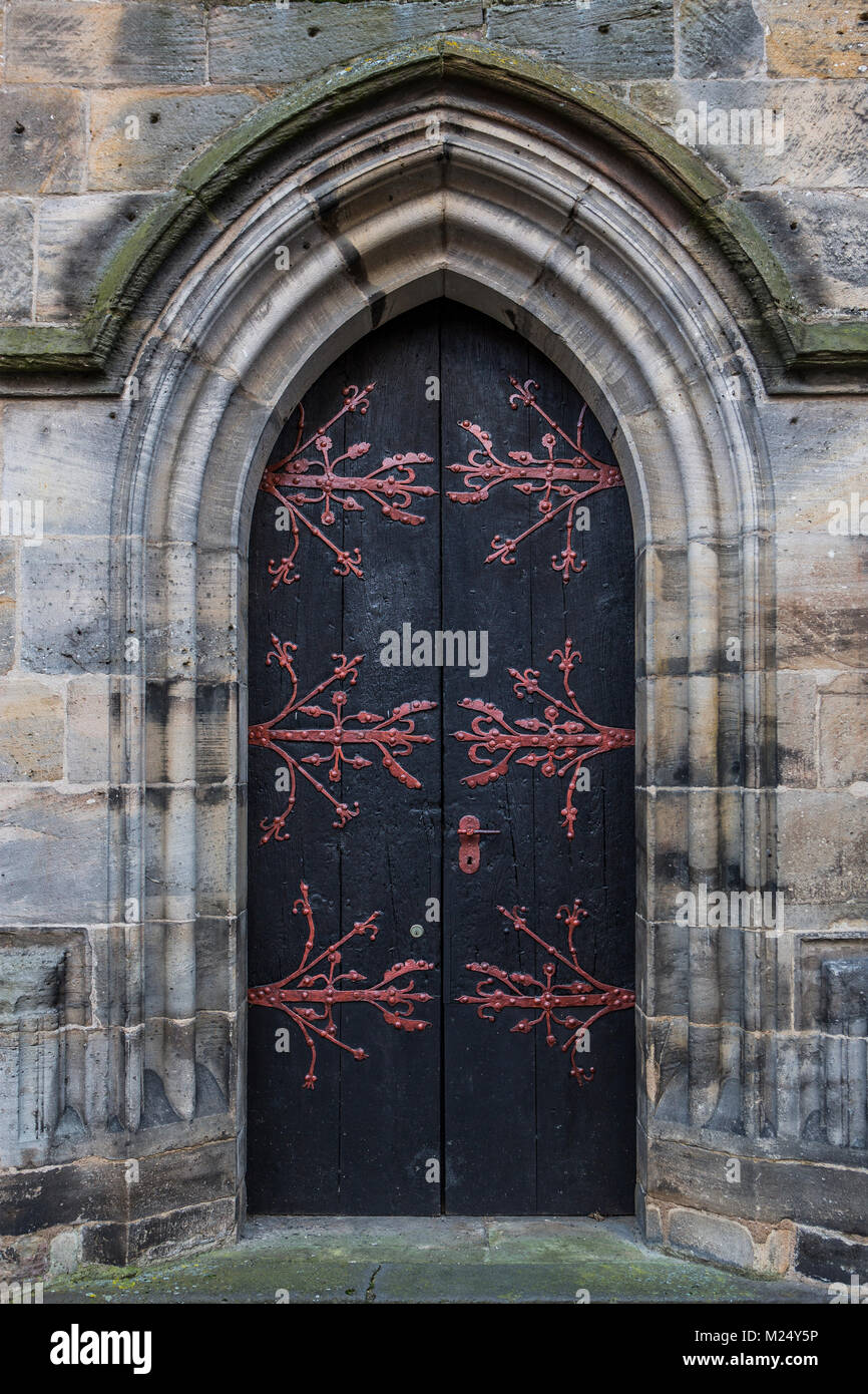 Alsfeld, Germania, la porta della chiesa Walpurgis Foto Stock