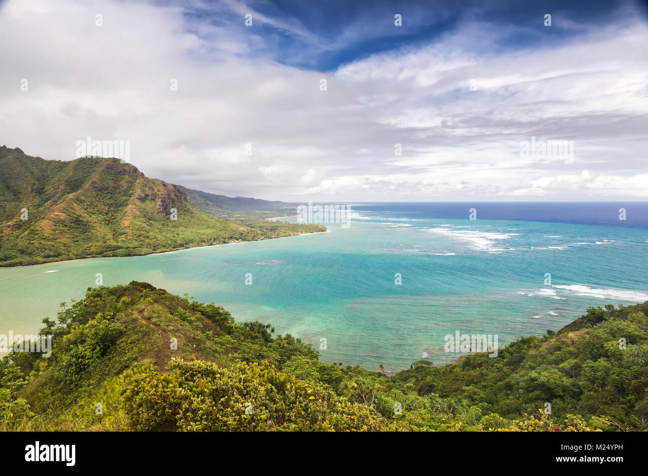 Vista dalla cima di accovacciato Lion escursione in Kaaawa in Oahu, Hawaii Foto Stock