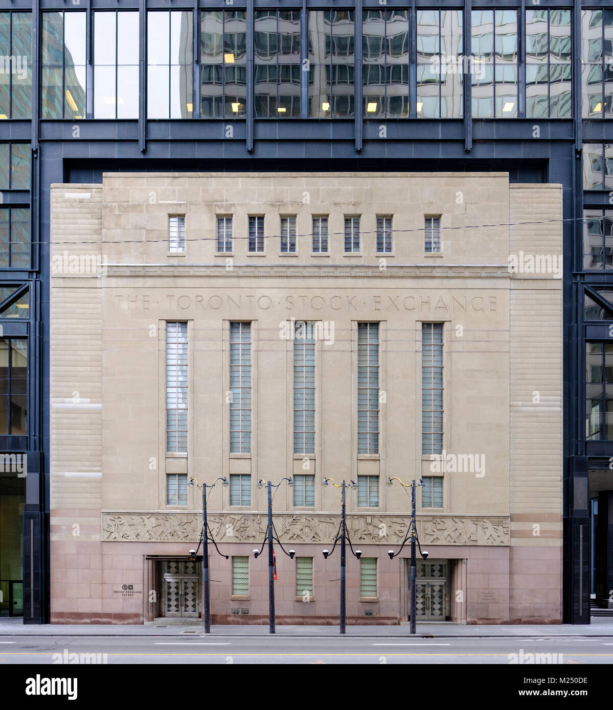 Ex Borsa di Toronto facciata di edificio, ora Casa del Design di Toronto Exchange (DX), il Canada's Design Museum, centro di Toronto, Ontario, Canada Foto Stock