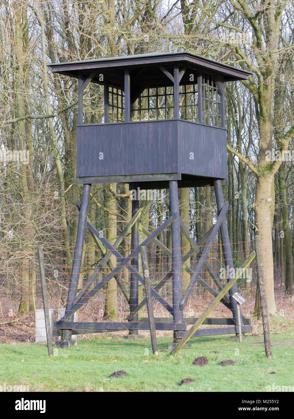 Di Westerbork, Paesi Bassi - torre di guardia. Ex-nazista deportazione camp Westerbork, ora un memoriale e museo. Foto Stock