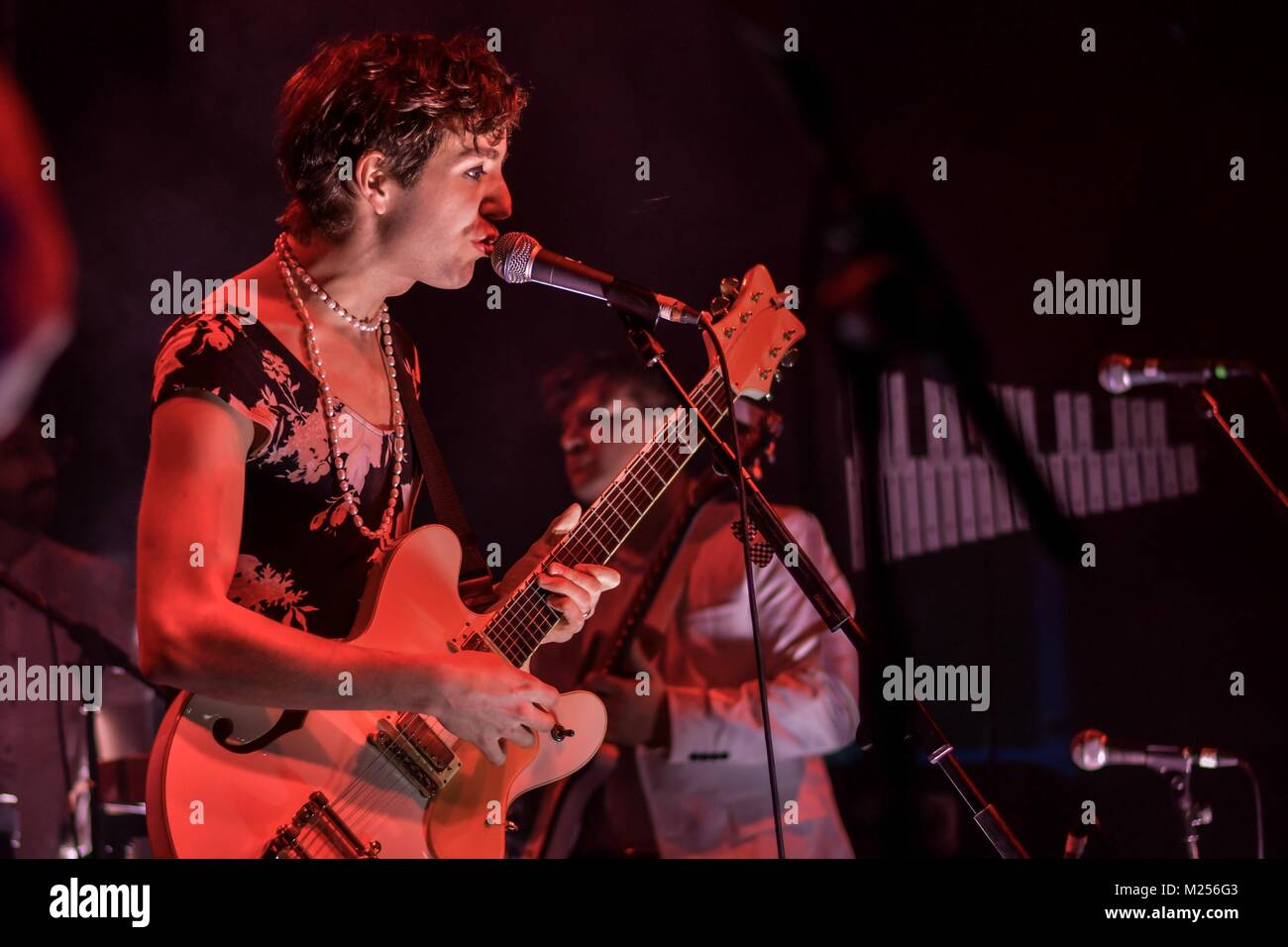 Ezra Furman performing live in Liverpool - Febbraio 2018 Foto Stock