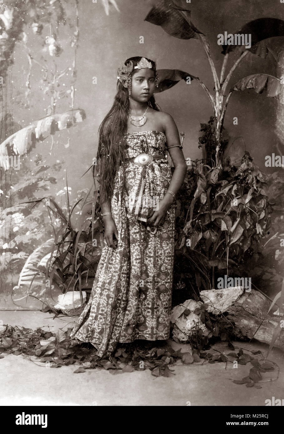 C. 1880 Indie orientali olandesi Indonesia - Giovane donna Foto Stock
