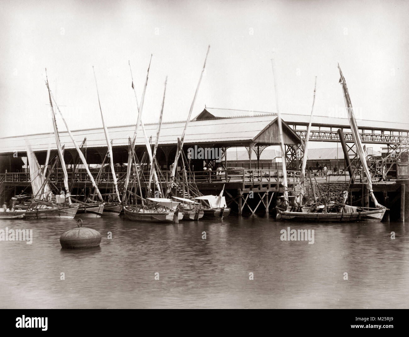 C. 1880 l'India il Pakistan - Imbarcazioni al pontile a Karachi Foto Stock