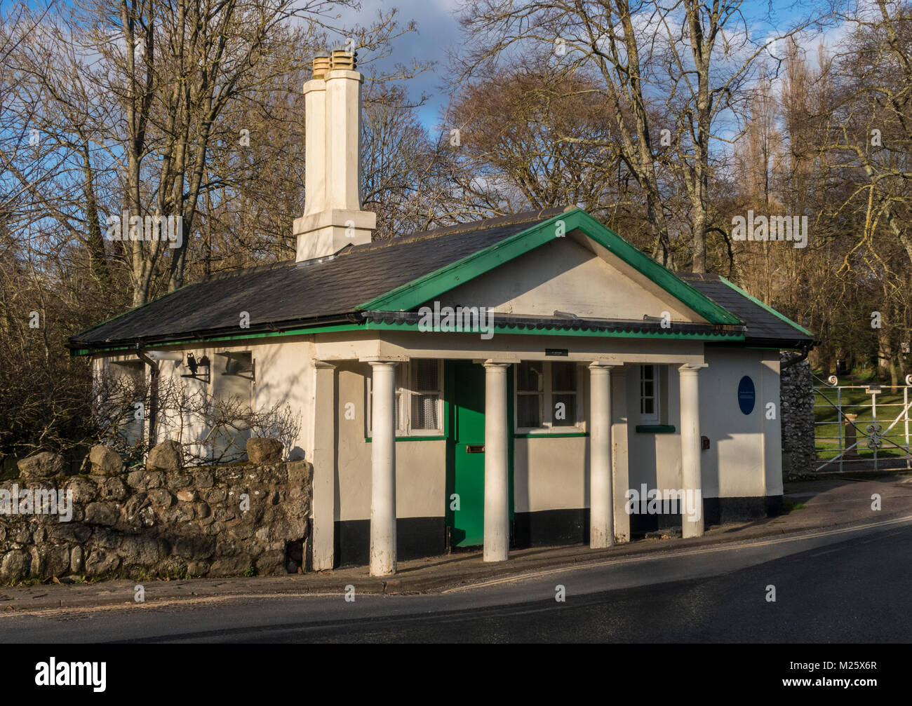 Il pedaggio Byes House, Sidmouth, Devon, Inghilterra, Regno Unito. Original toll-house,inizio 19thC, stile revival greco. Foto Stock