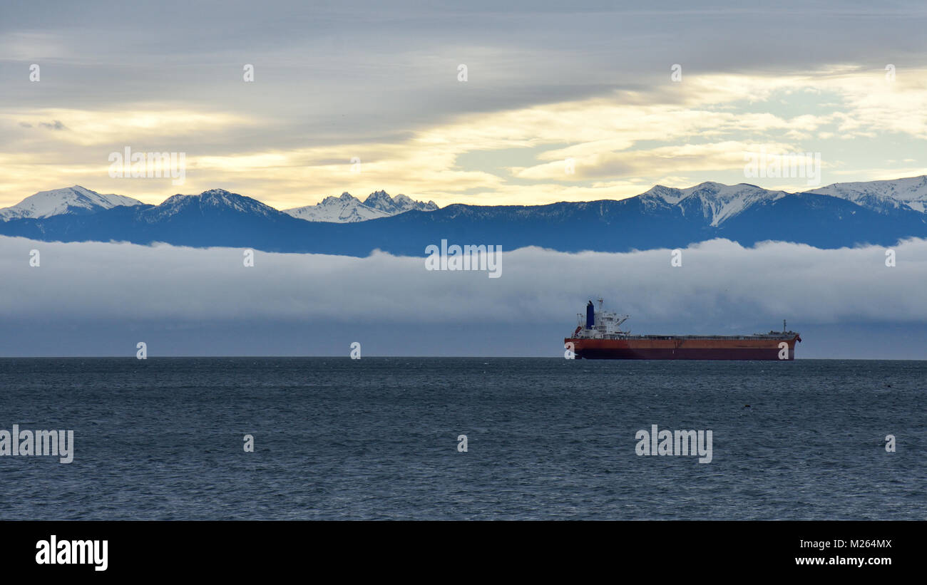 In attesa che il pilota del porto Foto Stock