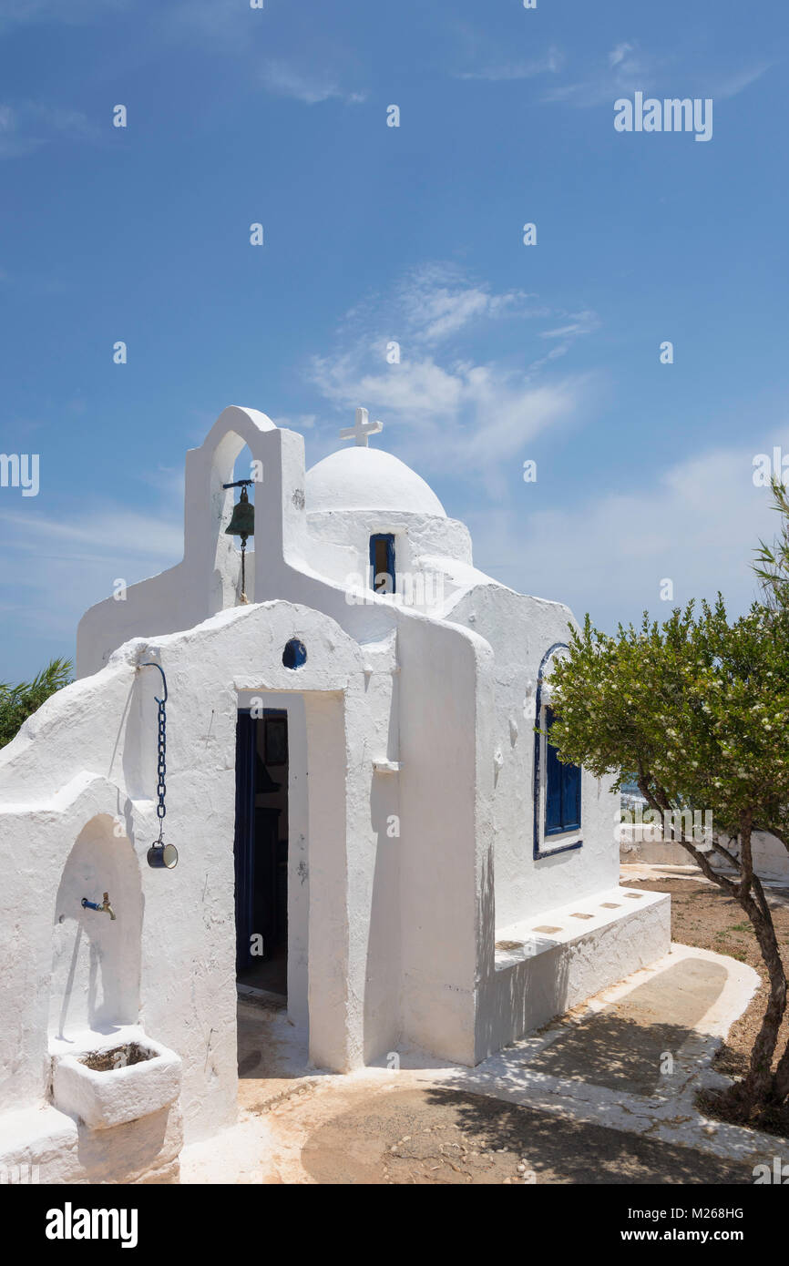 Chiesa imbiancate a Lychnostatis Cretan Open Air Museum, Hersonissos, Regione di Heraklion, Creta (Kriti), Grecia Foto Stock