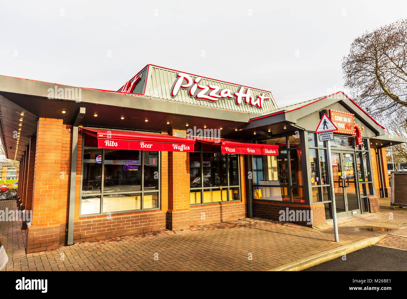 Pizza Hut ristorante Lincoln City UK, Pizza Hut restaurant sign UK, Pizza Hut segno, Pizza Hut segni, Pizza Hut trattorie, Pizza Hut ristoranti, pizza Foto Stock
