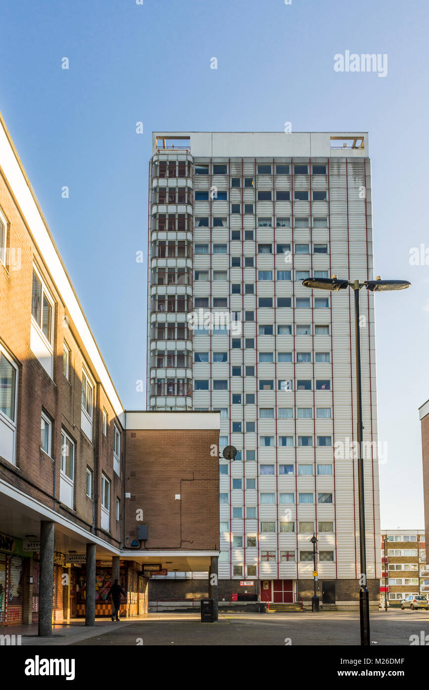 Torre Millbank blocco alla scatola di Northam station wagon dicembre 2017, Southampton, England, Regno Unito Foto Stock