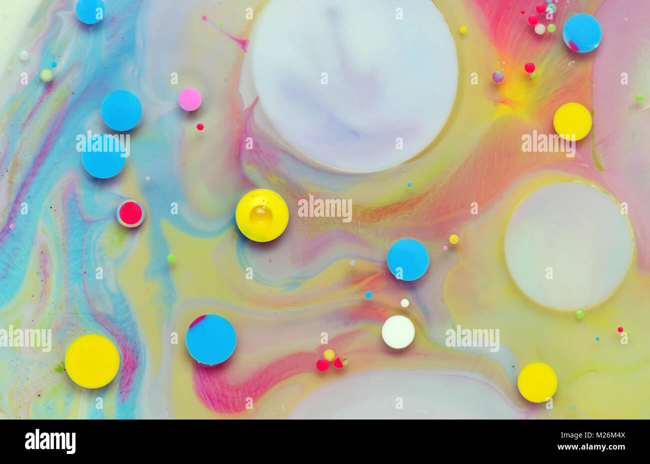 Acqua, latte e olio closeup abstract Foto Stock