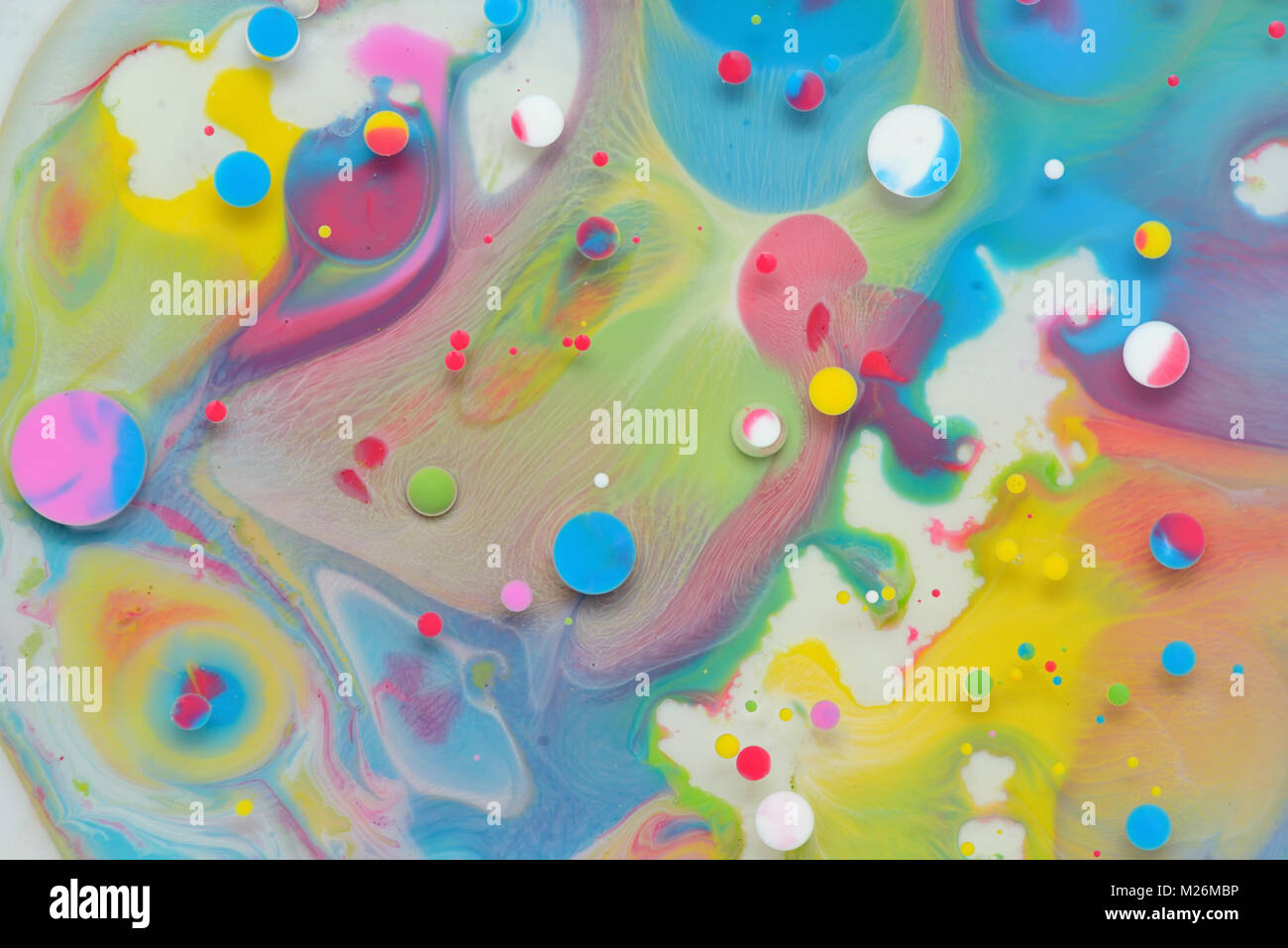 Acqua, latte e olio closeup abstract Foto Stock