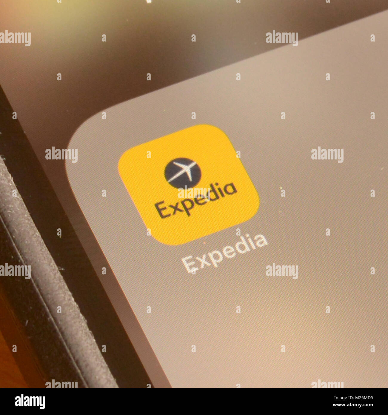 Expedia viaggi e hotel prenotazione applicazione su smart schermata telefono Foto Stock
