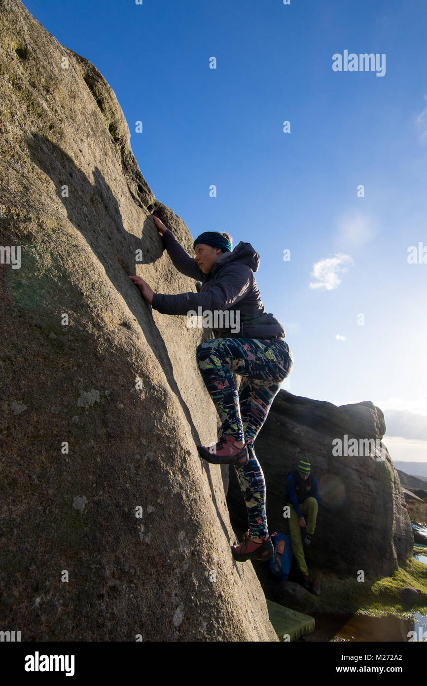 Scalatore femmina, Burbage Edge, Peak District, Derbyshire, Sheffield, England, Regno Unito Foto Stock