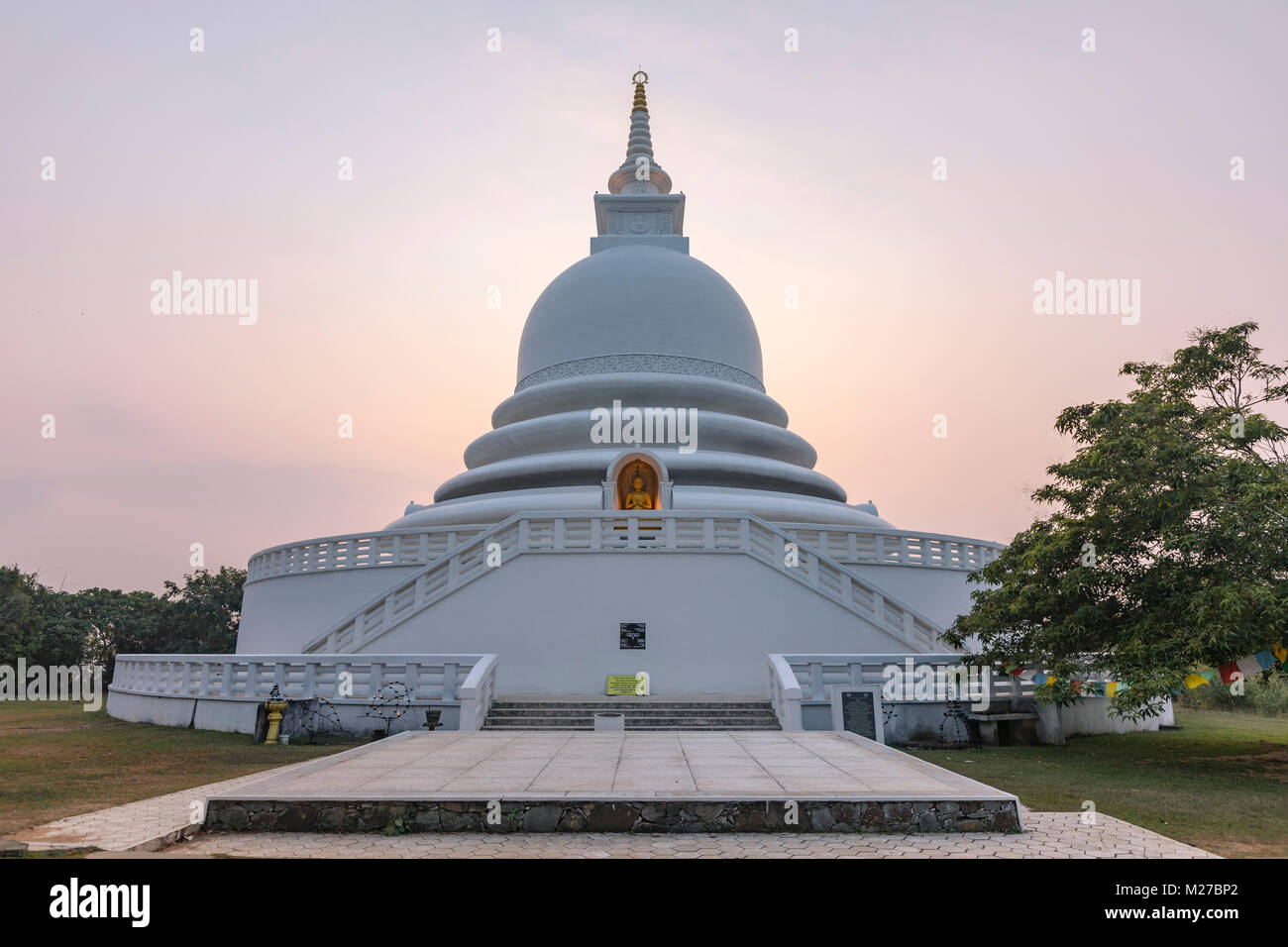 Japanese Pagoda della Pace, Unawatuna, Galle, Sri Lanka, Asia Foto Stock