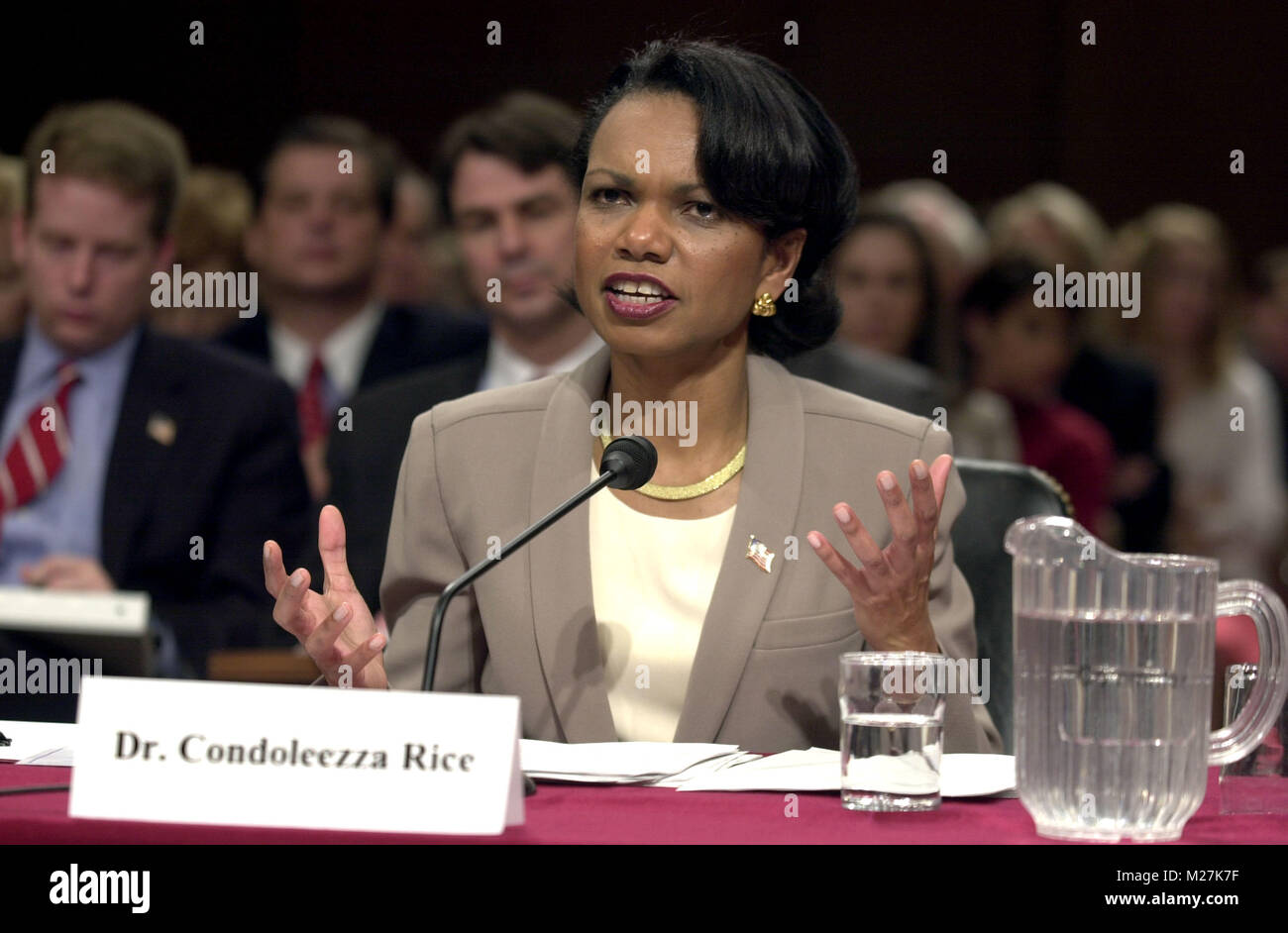 Washington, DC - Aprile 8, 2004 -- Medico Condoleezza Rice, National Security Advisor, testimonia prima dell'9/11 Commissione a Washington D.C. il 8 aprile 2004. Credito: Ron Sachs / CNP [restrizione: No New York Metro o altri giornali nel raggio di 75 miglia da New York City] /MediaPunch Foto Stock