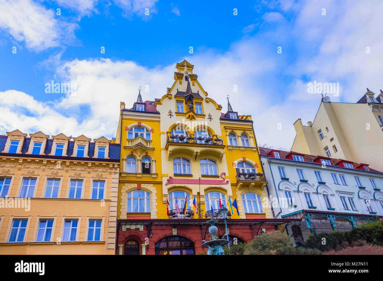 Le facciate delle vecchie case in centro Foto Stock